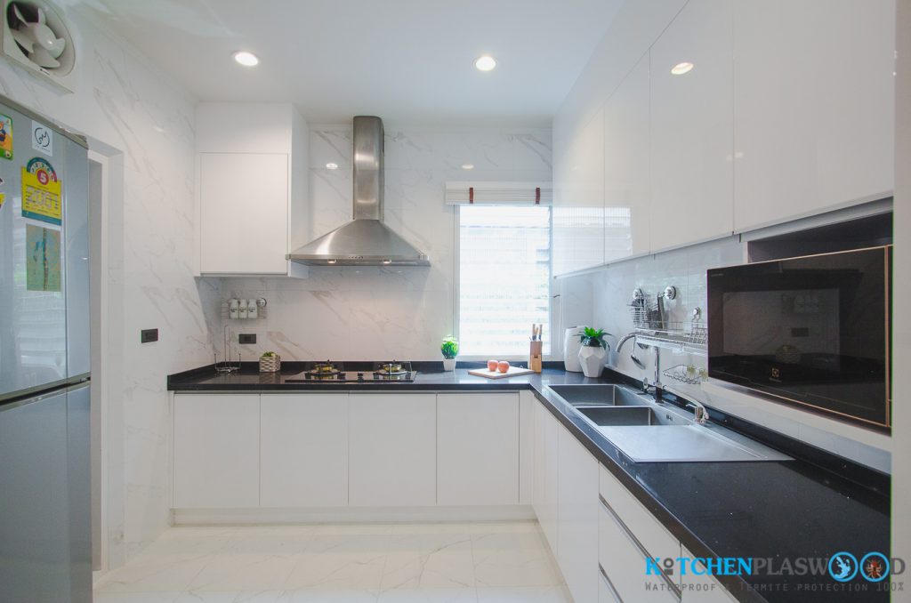 ชุดครัวบิ้วอิน, ชุดครัว Modern Kitchen Plaswood 100%