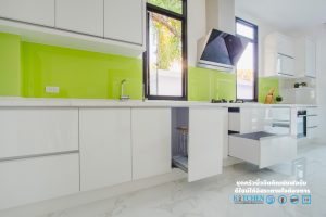 หน้าบานไฮกรอส, Modern Kitchen White Hi-Gross : ครัวชุดใหญ่ สไตล์โมเดิร์น