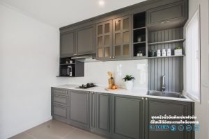 Dark gray classic kitchen ชุดครัวสไตล์คลาสสิคสีเทาเข้ม, ชุดครัวพลาสวูด