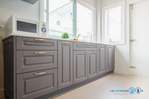 Classic I Shape Kitchen ชุดครัวหรูสไตล์คลาสสิค, ชุดครัวพ่นสีเทา, 8232 Girqitta, 