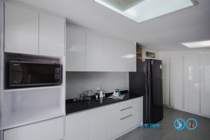 Modern White Hi Gross  ชุดครัวสไตล์โมเดิร์นสีขาวเงา, Kitchen I Shape,