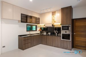 Modern Kitchen ชุดครัวบิ้วอินลายไม้โอ๊ก + สีพ่นครีม, ชุดครัวบิ้วอิน, ห้องครัว, เฟอร์นิเจอร์บิ้วอิน, ครัวลายไม้, ชุดครัวตัวแอล, 