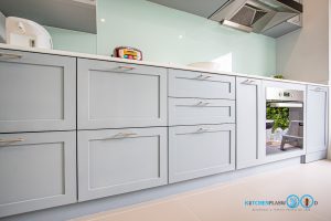 ชุดครัวบิ้วอินสาย Classic Kitchen I Shape 2 ฝั่ง สุดน่ารัก, ครัวตัวไอ, ชุดครัวบิ้วอิน, ชุดครัวคลาสสิก, ครัวตัวไอ 2 ฝั่ง, หน้าบานคลาสสิก, ชุดครัวพลาสวูด,