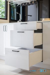 Tiny Modern Kitchen 2 Side I-Shape, ครัว 2 ฝั่งสไตล์โมเดิร์น, ครัวขนาดเล็ก, ครัวตัวไอ, ชุดครัวสีขาวเงา, ชุดครัวสไต์โมเดิร์น, ชุดครัวพลาสวูด, ชุดครัวกันน้ำกันปลวก, ชุดครัวคิทเช่นฟอร์ม, 